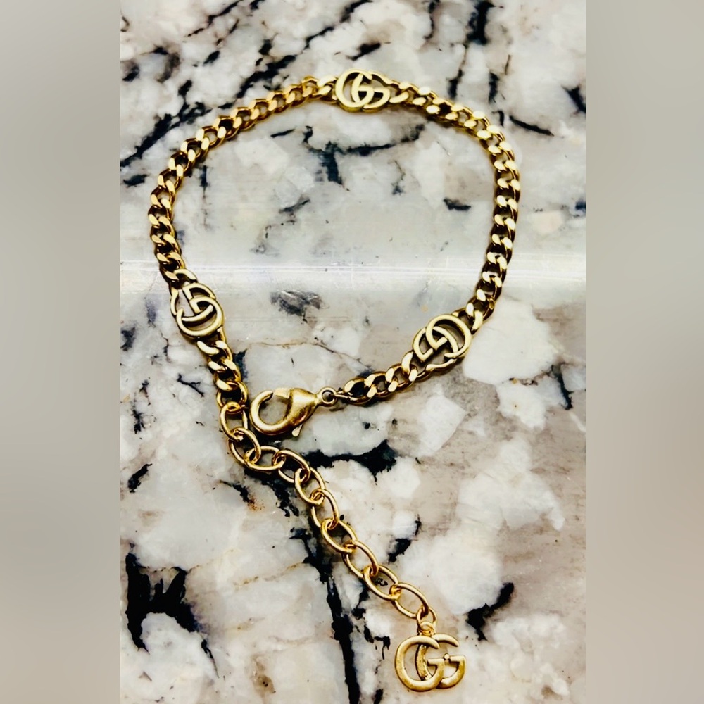 Stunning Authentic Gucci GG link bracelet gold tone. - Picture 2 of 6